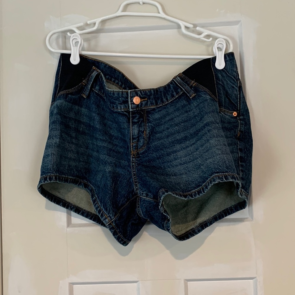 Side panel Isabel Maternity shorts new with tags